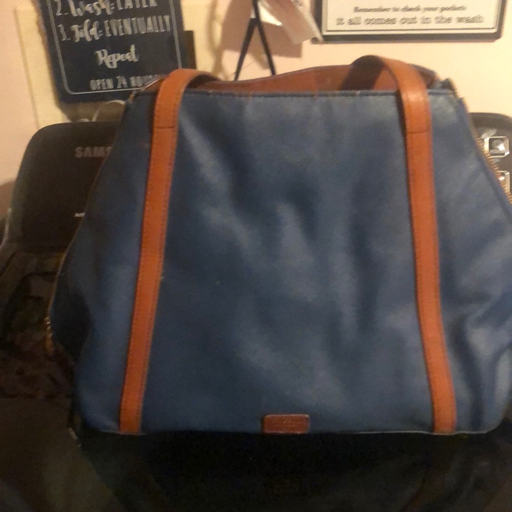 Fossil bag blue very nice bag hold a lot